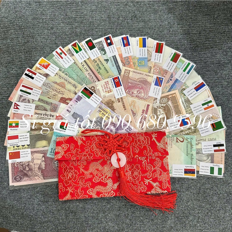 BỘ TIỀN LÌ XÌ 52 TỜ 28 NƯỚC KÈM VÍ GẤM NGỌC BỘI