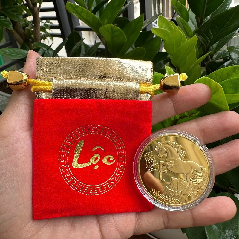Đồng Xu Ngựa Úc 2026 Mạ Vàng Kèm túi Lộc – Quà Tặng Lì Xì Tết Bính Ngọ Sang Trọng Đồng Xu Ngựa Úc 2026 Mạ Vàng Kèm túi Lộc – Quà Tặng Lì Xì Tết Bính Ngọ Sang Trọng
